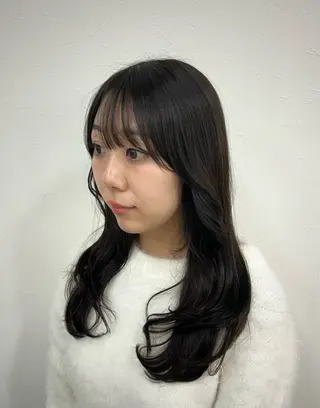 ロング 對馬 光梨のヘアスタイル