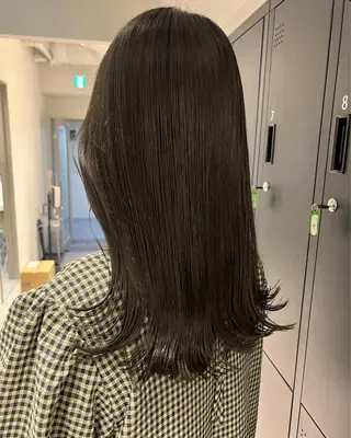 セミロング カラー 暗髪カラー🫐パーマ おくだりんかのヘアスタイル