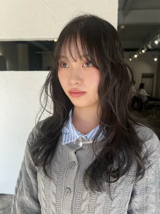 ロング eim AYUKAのヘアスタイル