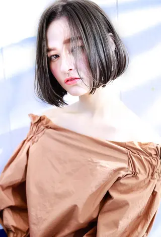 ショート カラー 長尾 桃佳のヘアスタイル