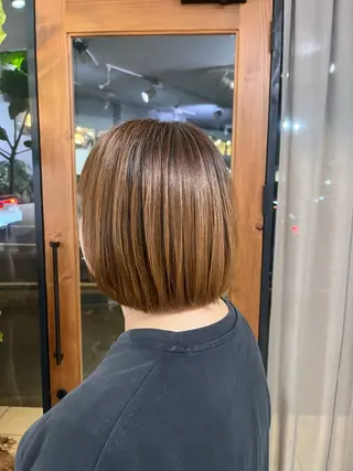 ミディアム 友 美海のヘアスタイル