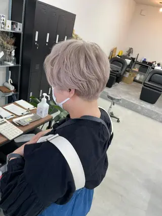 ショート カラー メンズ キッズ アイブロウ マツエク・マツパ ヘアアレンジ ネイル ケアカラーデザイナー 心斎橋/加山のヘアスタイル