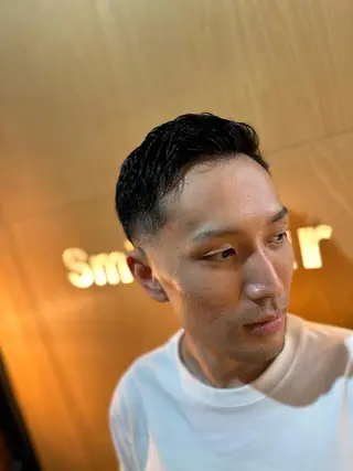 ショート フェードとパーマ特化 小池 魔裟斗のヘアスタイル