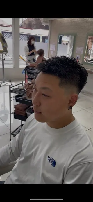 ショート メンズ Yugaメンズパーマ /フェードカットのヘアスタイル