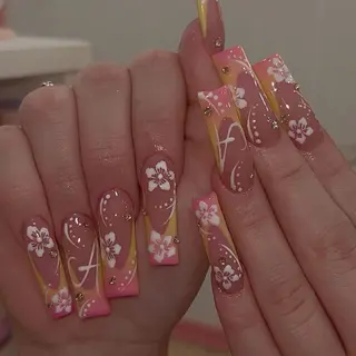 ネイル Cloudy Chan Nailのネイルデザイン