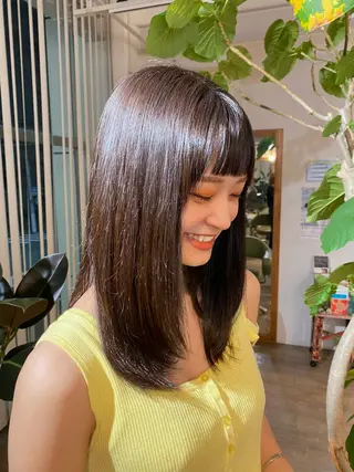 ロング カラー 白上 愛佳のヘアスタイル