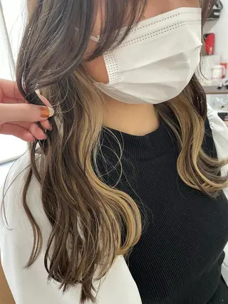 ロング カラー 佐藤 芽依のヘアスタイル