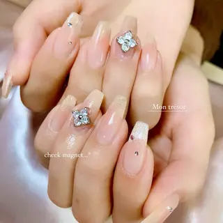ネイル Montrésor 名古屋ネイルサロンのネイルデザイン