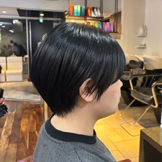 ショート レイヤー/ハッシュカ ット/顔周り/フウカのヘアスタイル