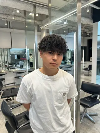 パーマ メンズ fifth 安次富　泰雅のヘアスタイル