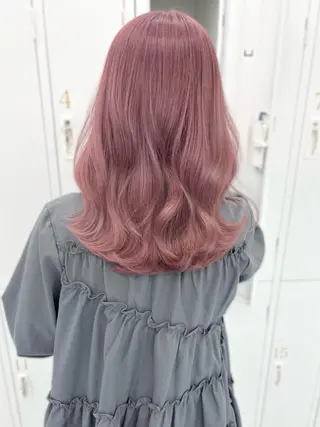ミディアム カラー 盛れる顔周り🤍渋谷 Risa🎀のヘアスタイル