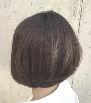 ショート 足立 磨咲のヘアスタイル