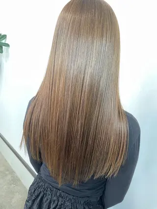 ロング 伊藤 詩織のヘアスタイル