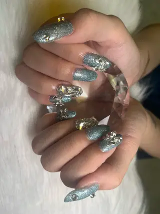 ネイル 渋谷T&B もも ロング無制限中⭐️のネイルデザイン