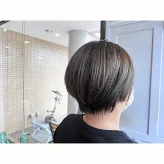 ショート カラー ツキダテ ユイのヘアスタイル