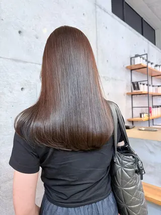ロング 葉 /レイヤーカットのヘアスタイル