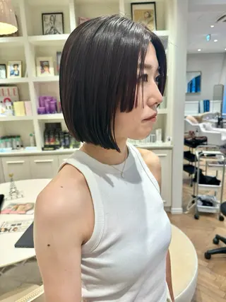 カラー ELLE salon 西梅田 小顔カットのヘアスタイル