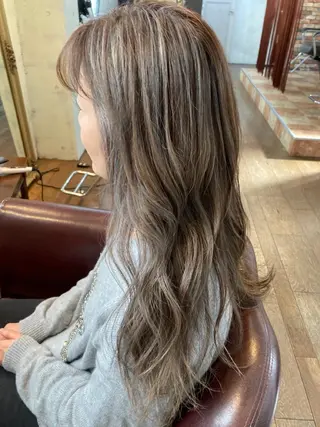 ロング カラー ヘアアレンジ マエダ　カズエ🫶 coronahairのヘアスタイル