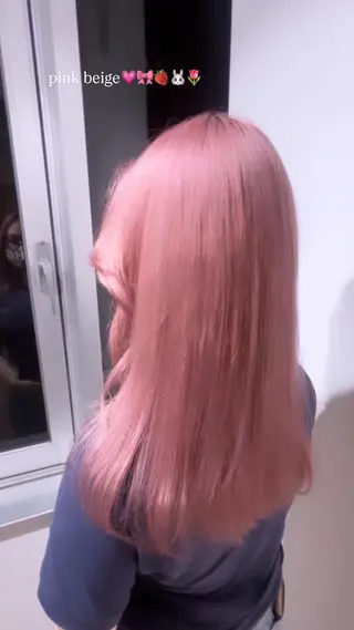 カラー ニトウ レイナのヘアスタイル