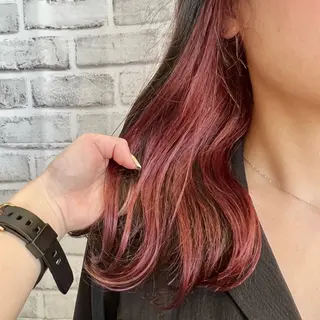 セミロング カラー 黒田 愛梨のヘアスタイル