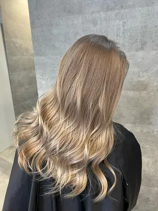 ロング 難波/ハイトーン 🦋AOI🦋のヘアスタイル