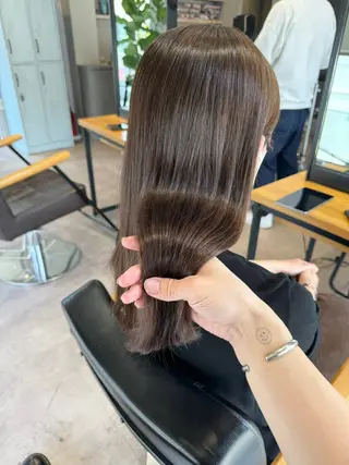 セミロング カラー 佐藤史哉＊ 韓国レイヤー赤み除去のヘアスタイル