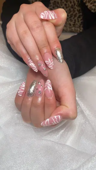 ネイル Ortus (ｵﾙﾄｩｽ)のネイルデザイン