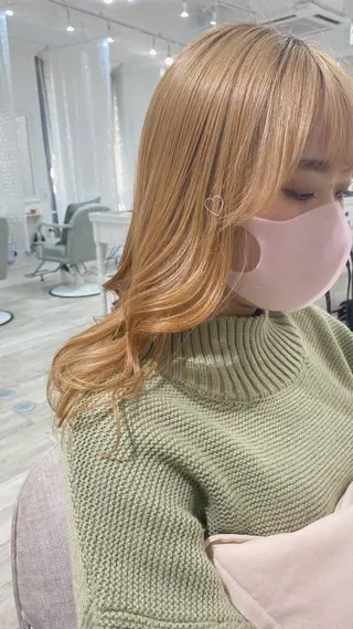セミロング ハイトーンカラー 🩷NANAのヘアスタイル