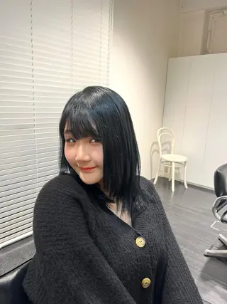 ミディアム カラー 細田 碧のヘアスタイル