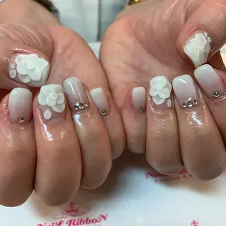 ネイル ネイルリボン 受付スタッフのネイルデザイン