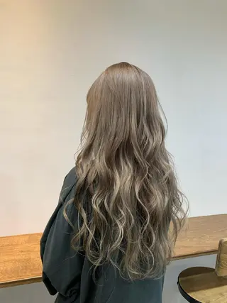 ロング カラー ハイトーン/レイヤー 💜Akaneのヘアスタイル