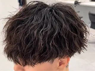 パーマ メンズ 佐々木 輝のヘアスタイル