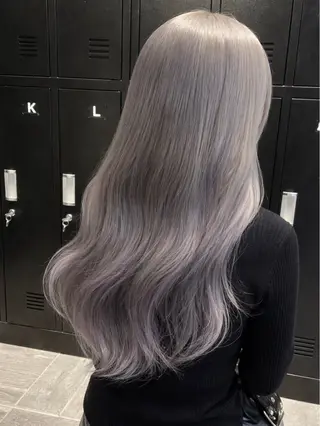 カラー momo /鍛冶屋町のヘアスタイル