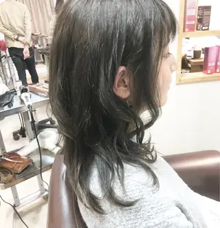 ミディアム カラー パーマ tuuli トゥーリのヘアスタイル