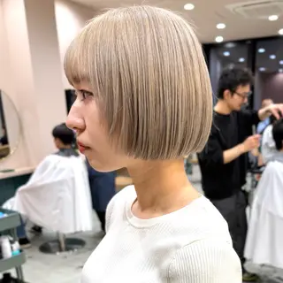 ショート カラー 艶ブリーチカラー✨ ボブレイヤーSakiのヘアスタイル