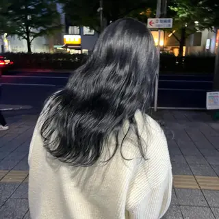 ロング カラー three Natsumeのヘアスタイル