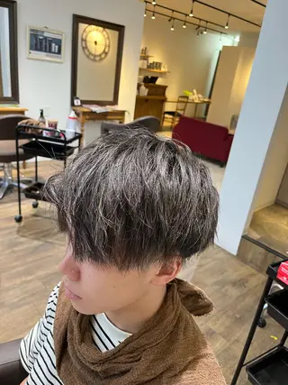 カラー メンズ 李 泰宇のヘアスタイル