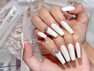 ネイル ✨Nailsalon Vi+✨のネイルデザイン