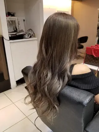 ロング カラー bathair  所属・bathair 持田侑祐のヘアスタイル