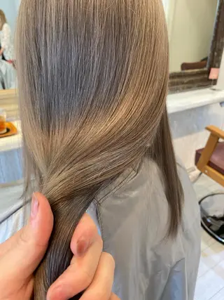 セミロング カラー ブリーチ koheiのヘアスタイル