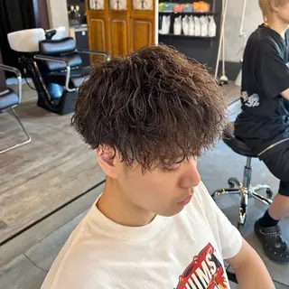 ショート パーマ メンズ おがた たくむの眉毛・アイブロウイメージ