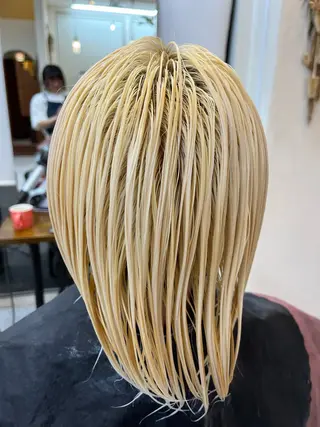 カラー 岡部 夏生のヘアスタイル