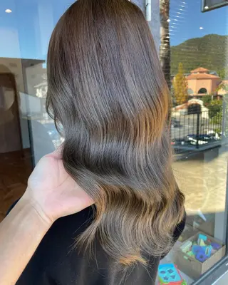 ロング カラー 鵜飼 真伍のヘアスタイル