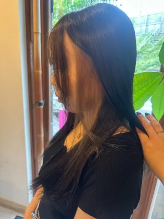ロング カラー 安達 望のヘアスタイル