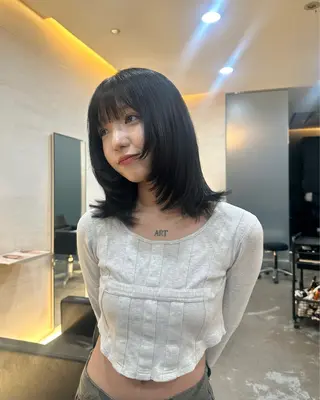 ミディアム くろき みらいのヘアスタイル