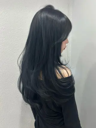 ロング カラー 𝑴𝑶𝑲𝑨渋谷 トレンド韓国ヘア🩷のヘアスタイル