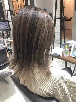 セミロング 🌈外国風ハイライト こうたろうのヘアスタイル