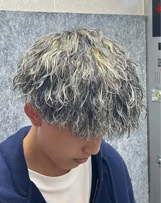 ショート 辻 日向のヘアスタイル