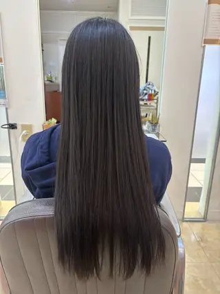 ロング 尾崎 優花のヘアスタイル