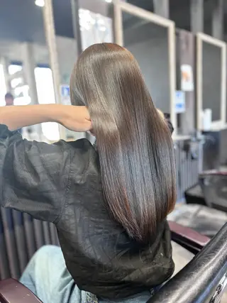 ロング 安田 恵のヘアスタイル